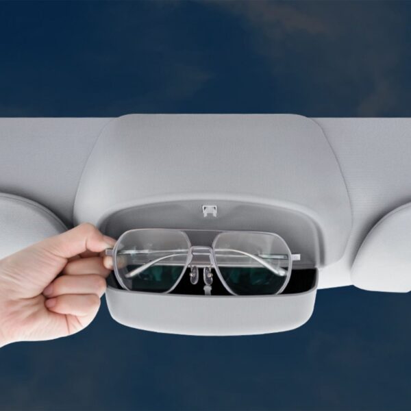 TeslaModelYsunglassholder121